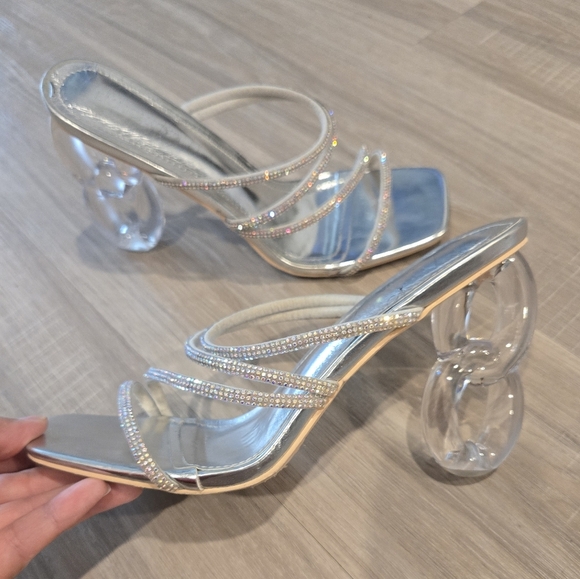 Fashion Nova Promise You Mules Silver Sz 9 - Picture 2 of 15